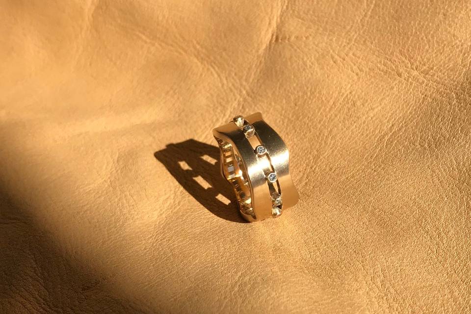 18kt Gold and Diamond Ring