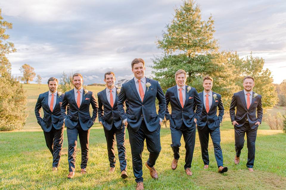 Groom + groomsmen - Madison Leigh Photography