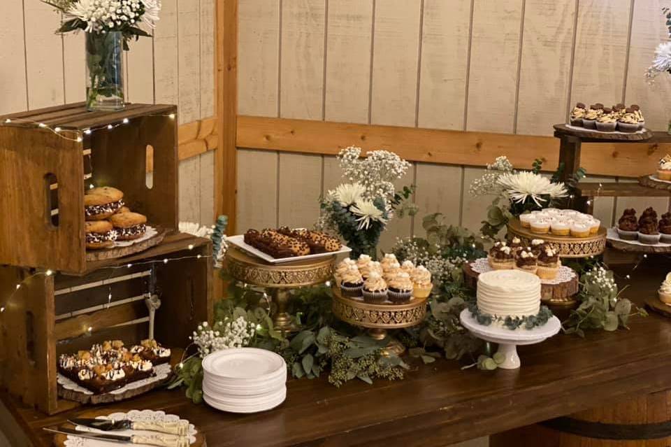 Donna's Dream Cakes - Wedding Cake - Summerfield, FL - WeddingWire