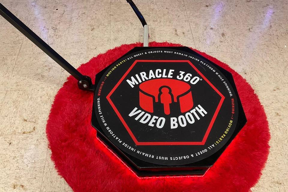 Miracle 360 Video Booth fits 4