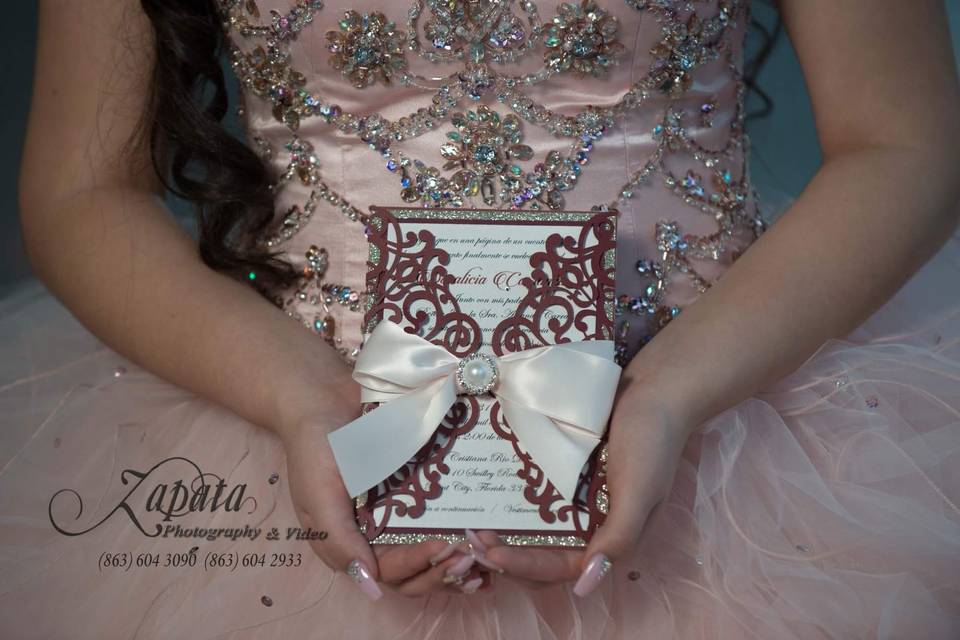 15 años laser cut invitation