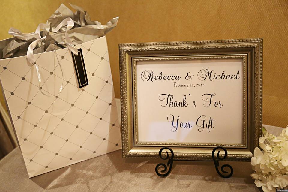 Gift table sign