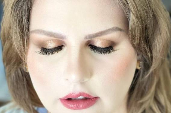 Golden eye look
