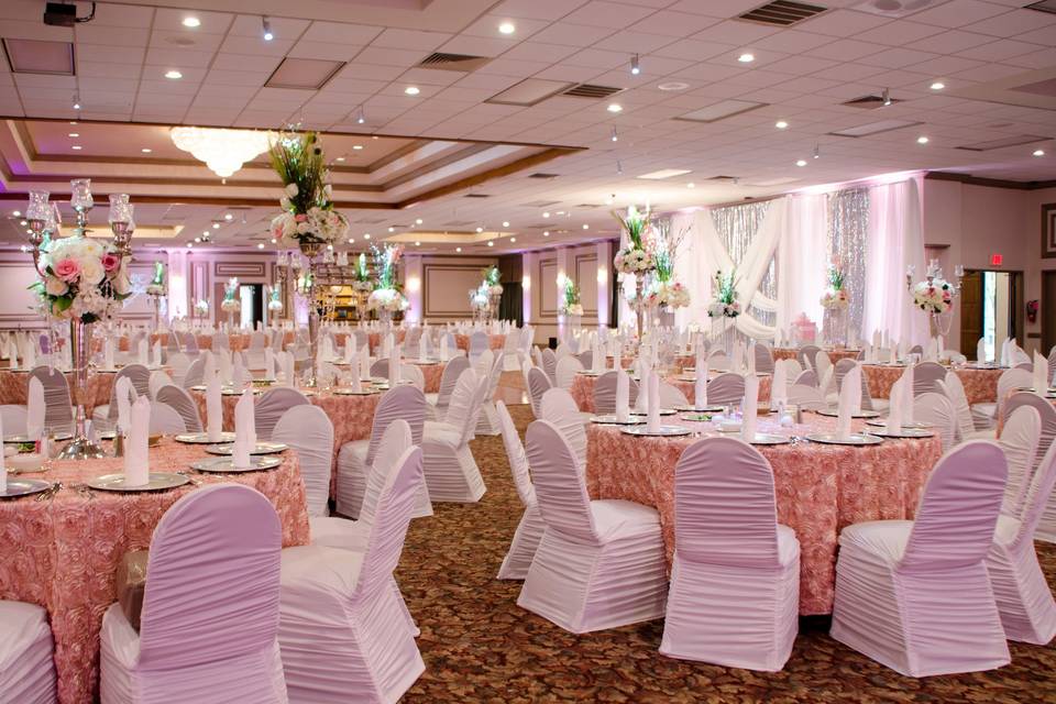 Reception tables in blush