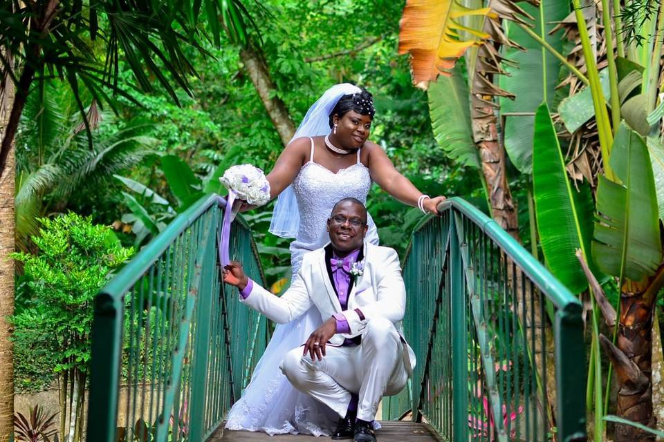 Wedding couple at hope gardens