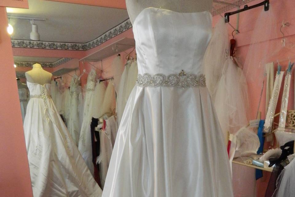 Antoinette's Bridal & Accessories