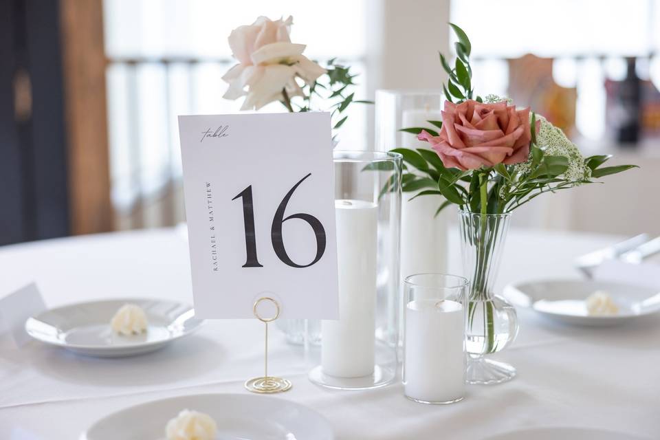 Simple table centerpiece