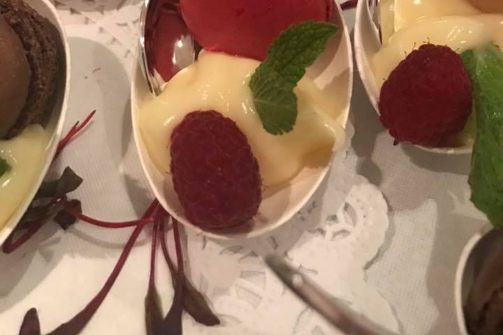 Butler-Passed Dessert:Macaroon~Bavarian Cream, Fresh Berry