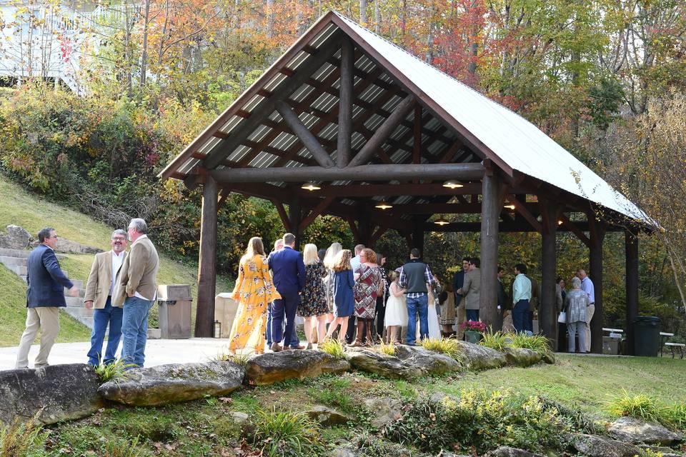 Open-sided ceremony barn