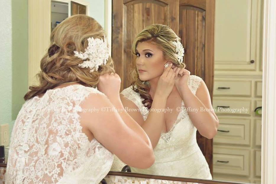 Bride in the mirror