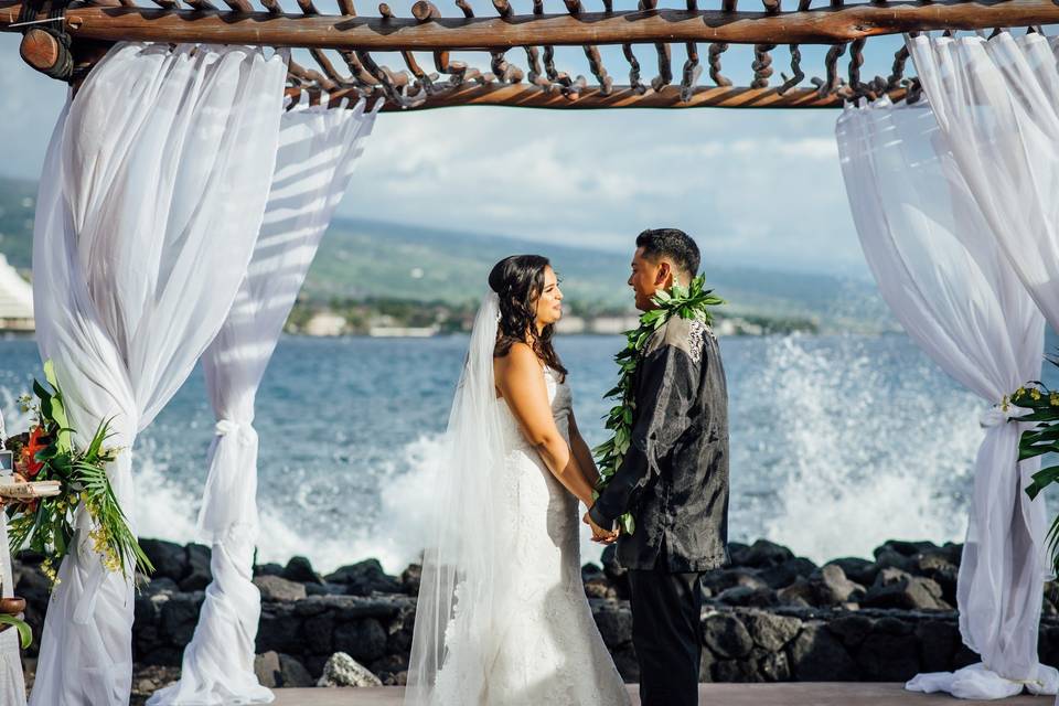 Hawaii wedding photographer