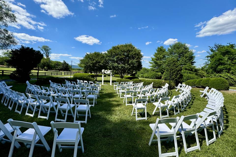 Circle seating in the garden