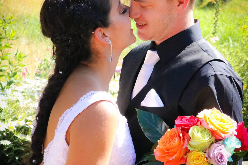 First kiss before ceremony