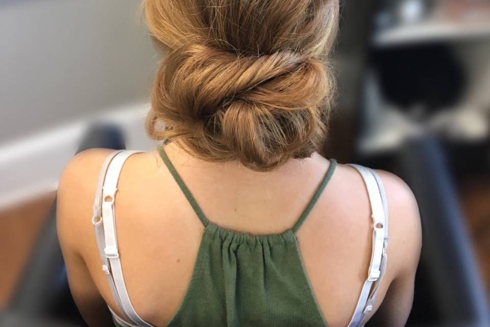 Simple low bun