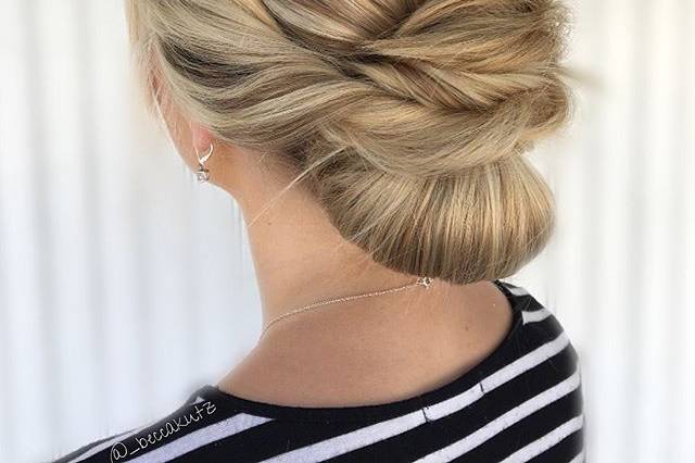 Simple and chic updo