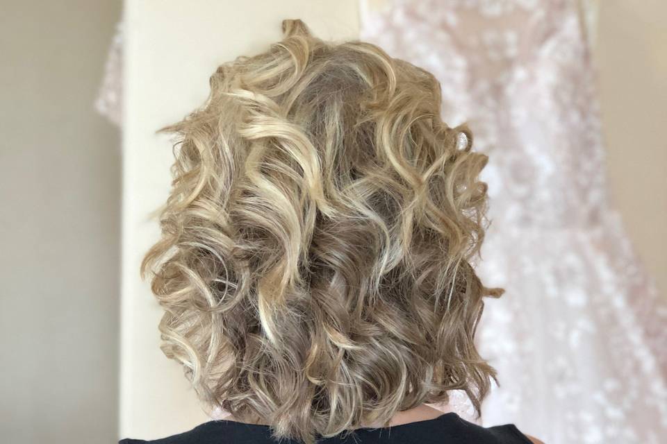 Voluminous curls