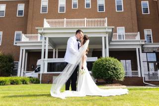 Delafield Hotel