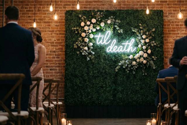 Ceremony-neon-florals
