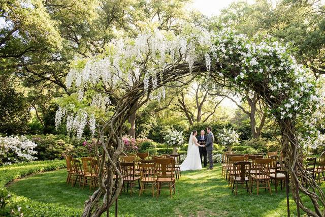 Ceremony-outdoor-garden