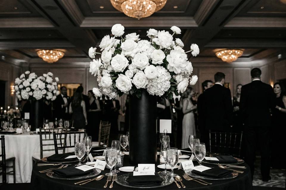 Centerpiece-asymmetrical-sculp