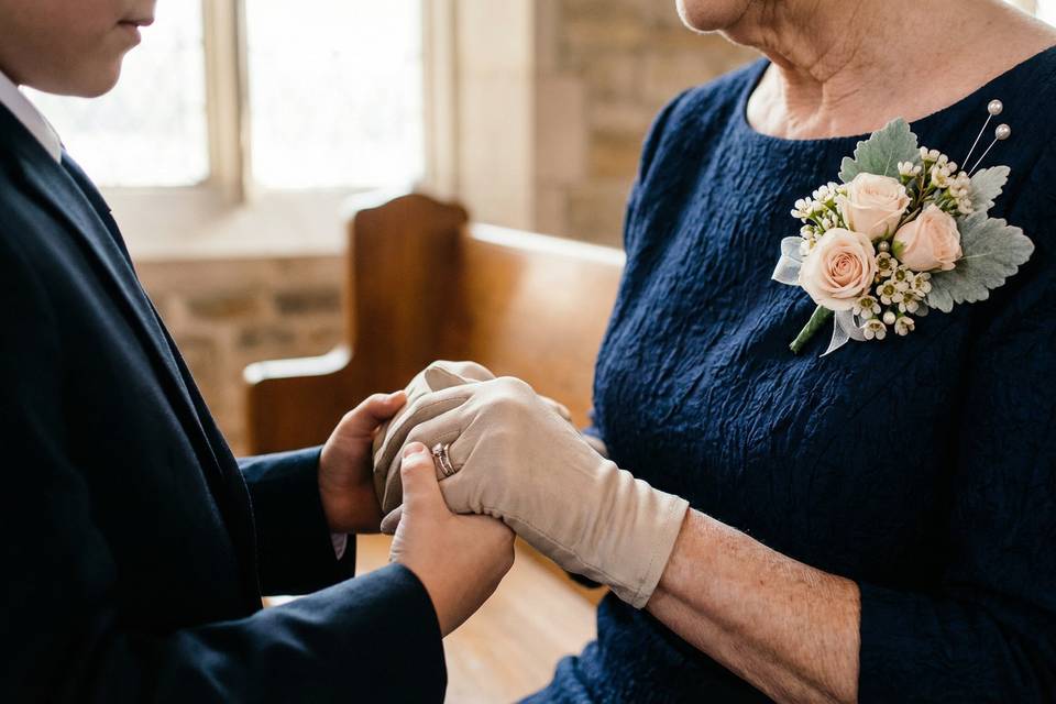 Details-getting-ready-robe