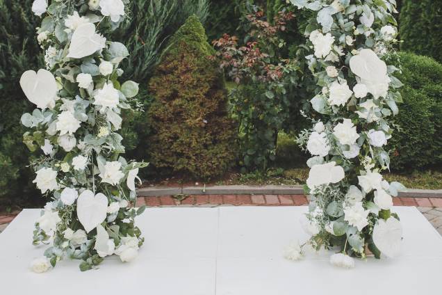 White and green Arch