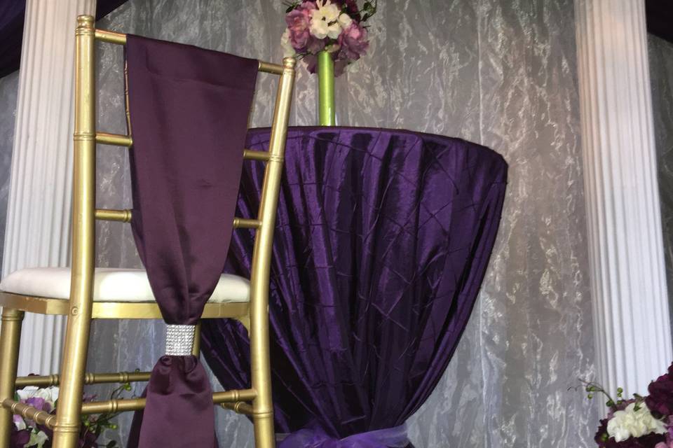 Plum arch columns w/ cocktail