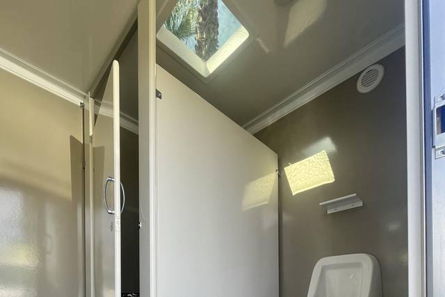 4 stall trailer