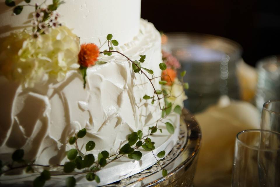 Baby's breath on cake