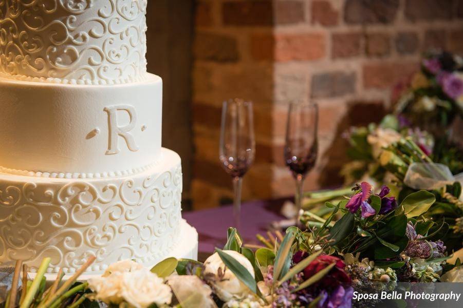 Pattern pumpings on cake