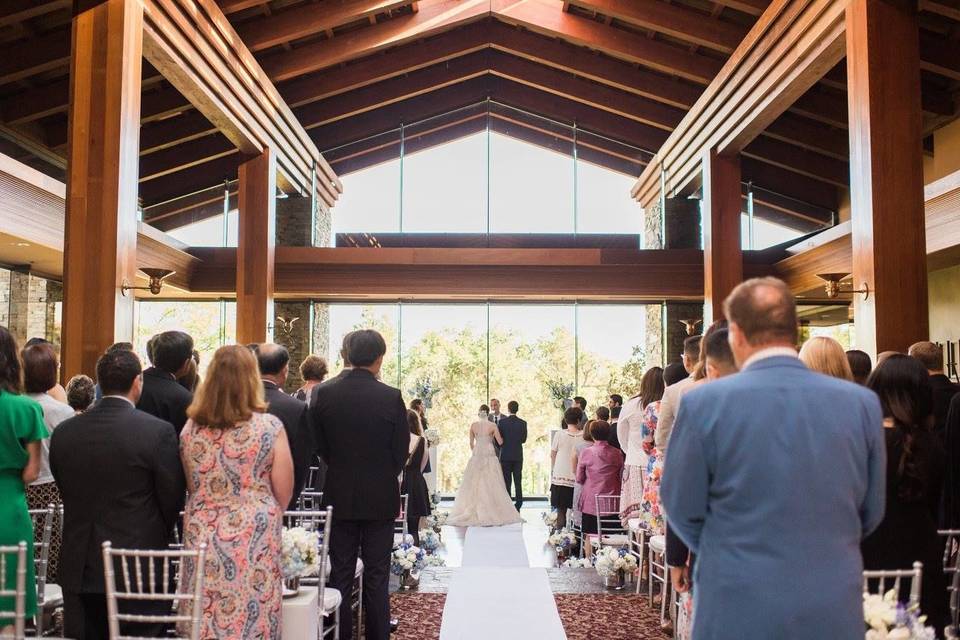 Beautiful indoor ceremony