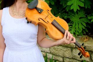 Brianna Rhodes, Violinist