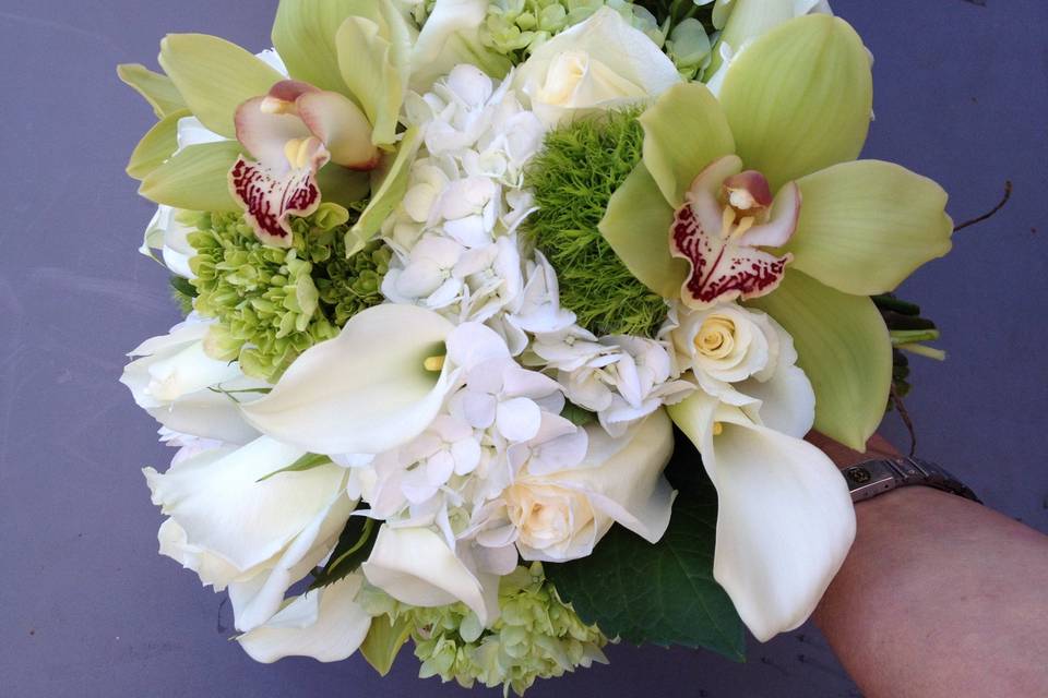 Bouquet of green and white flowers