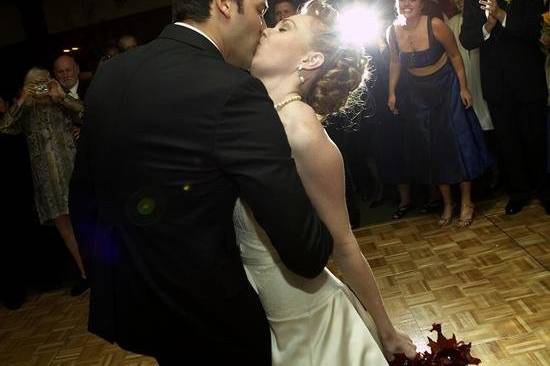 A kiss, Skytop Lodge, www.davidwcoulterphotography.com