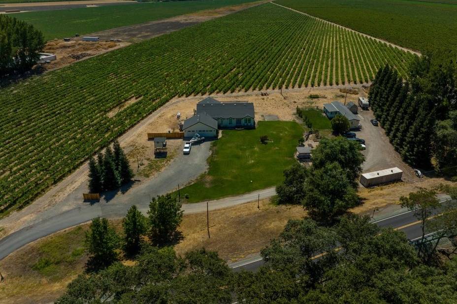 20 Acres of Private Vineyards