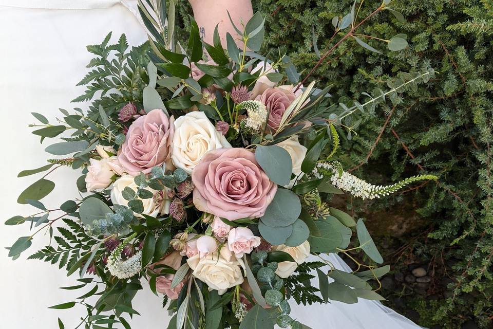 Mauve and green bouquet