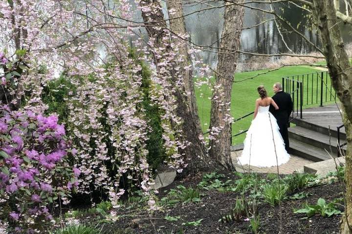 Bride beginning her grand walk