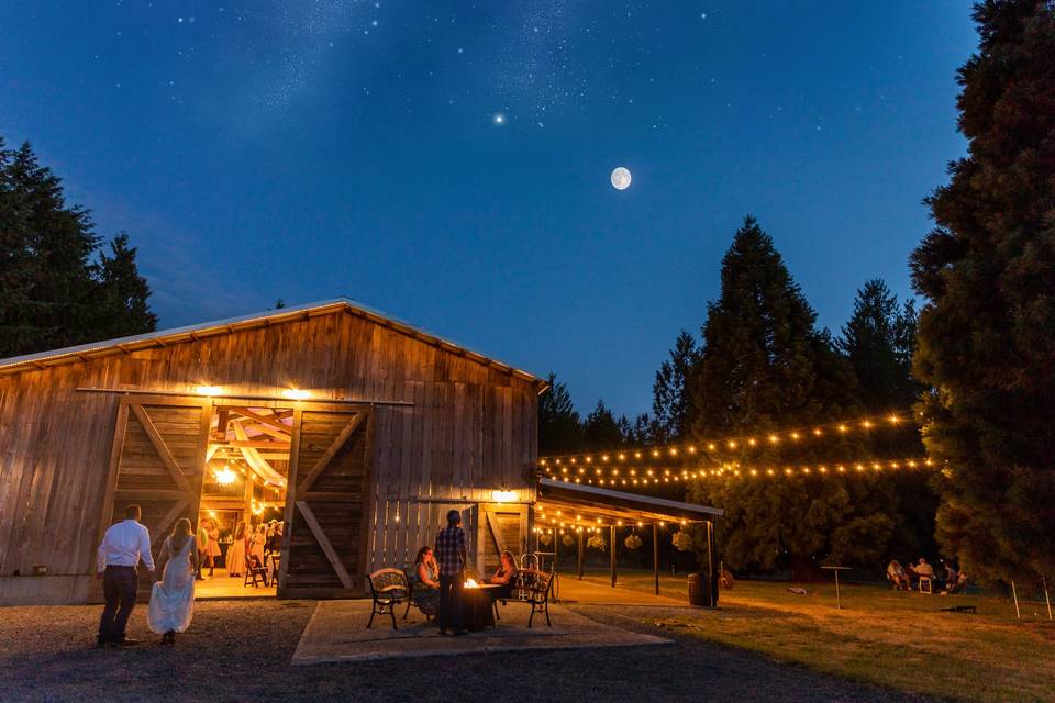 Moonlight barn reception