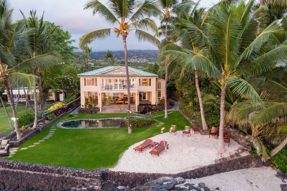 Kona Beach Bungalows