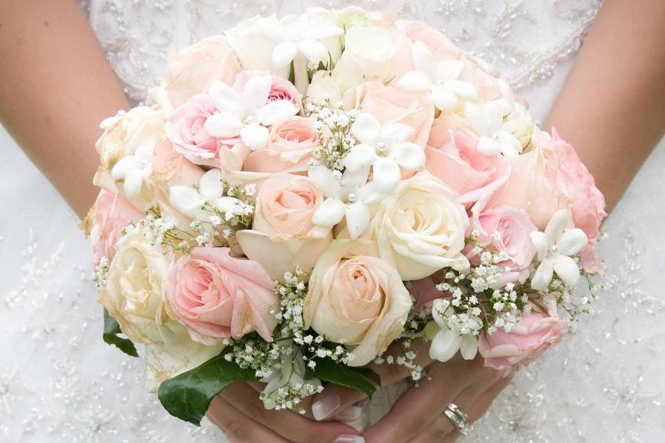 Elegant pastel wedding bouquet
