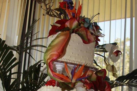 Tropical Oasis Cake Floral