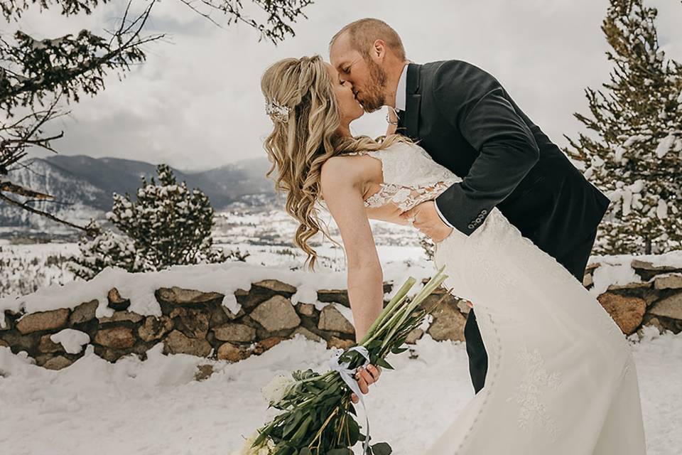 Winter elopement bride