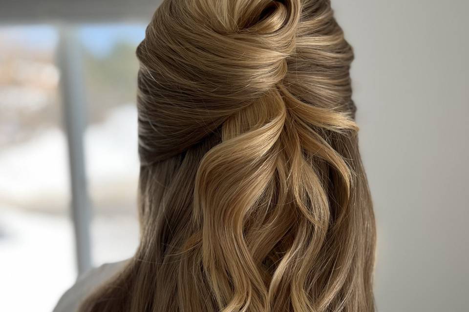 Soft Twist Half Up