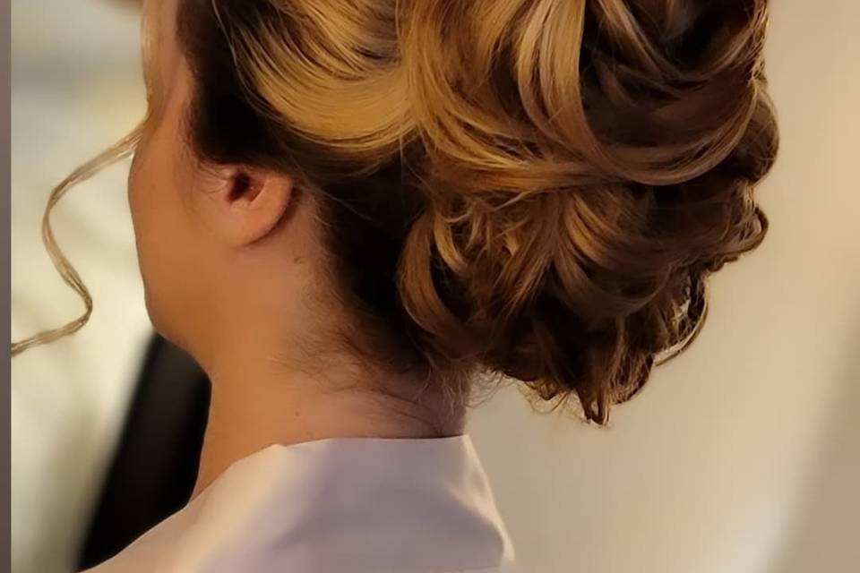 Loose updo hairstyle
