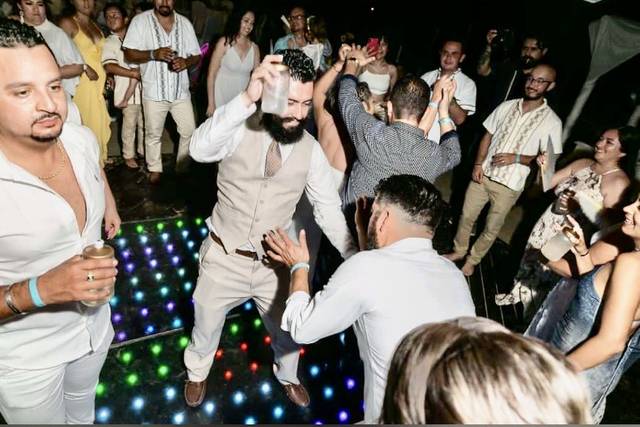 Party groom