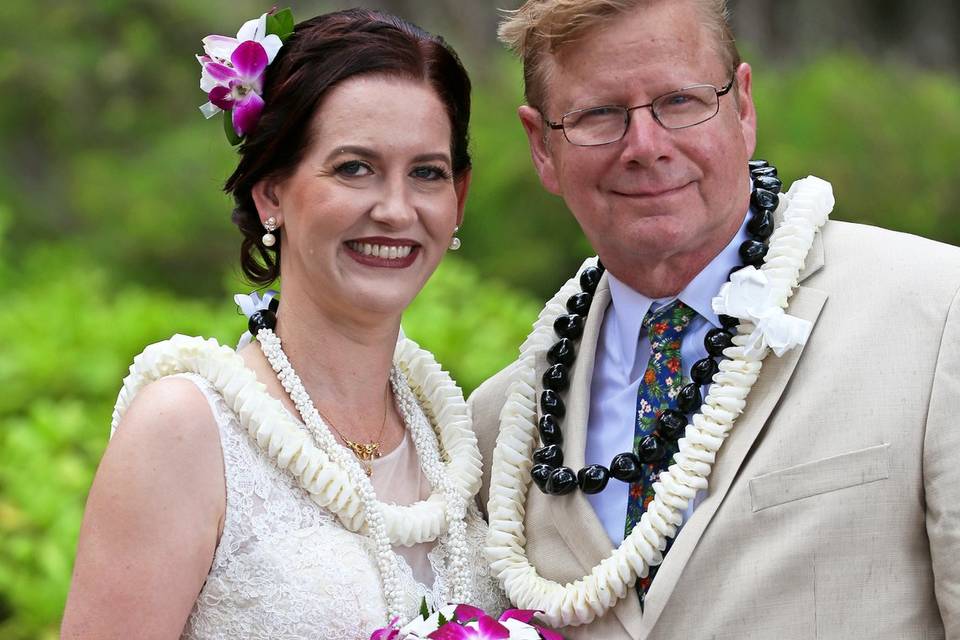 Tropical bride & groom