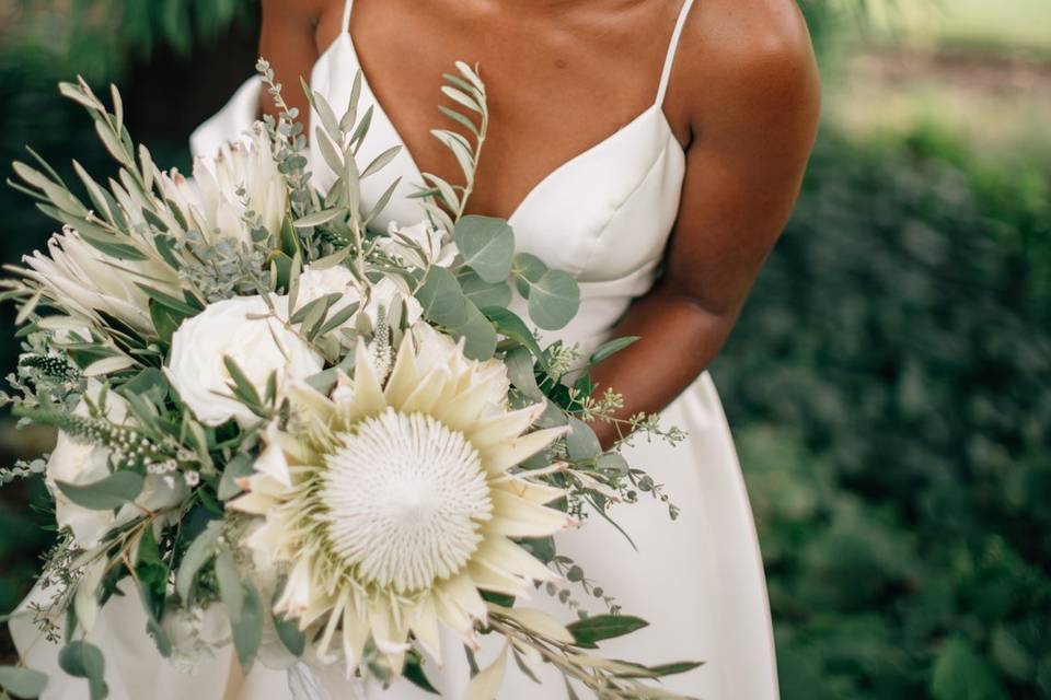 Ivory and green bouquet