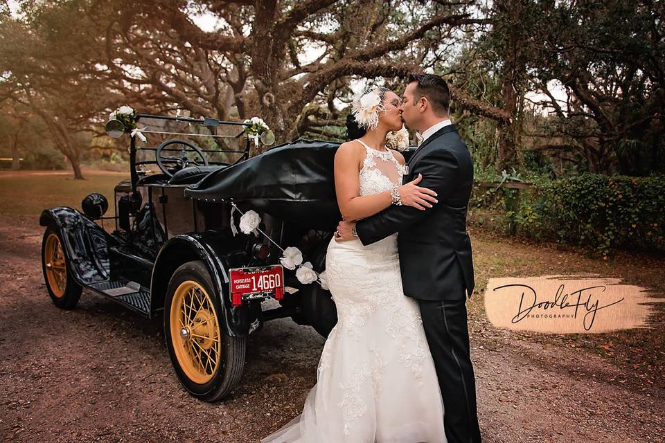 Beautiful Wedding at Arching Oaks, Labelle, Florida by Doodle Fly Photography