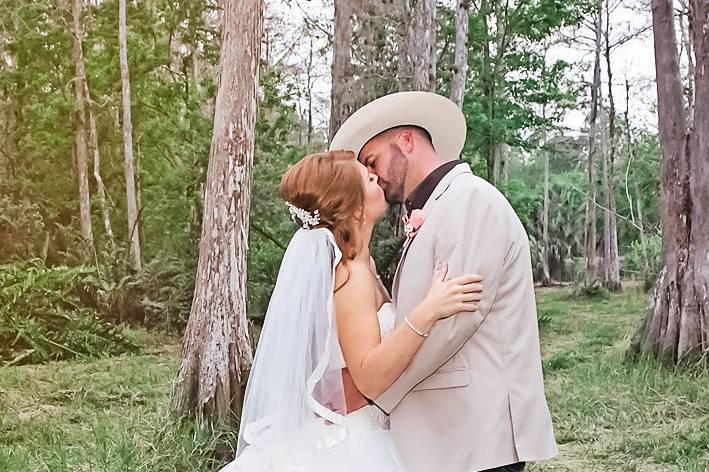 Beautiful Country Wedding at Cypress M Ranch, Florida by Doodle Fly Photography