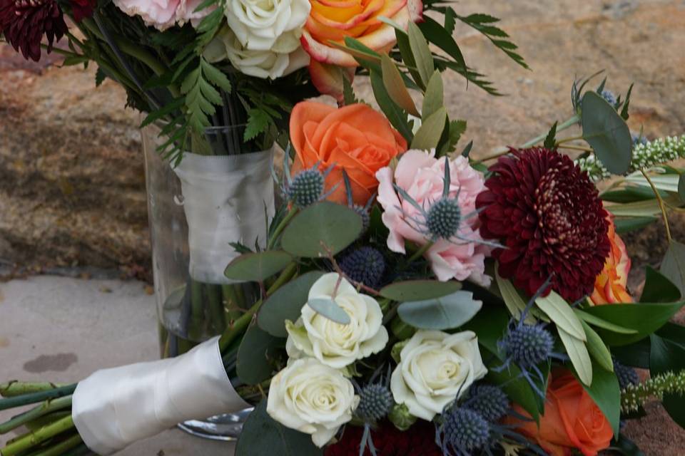 Bride & bridesmaids bouquets